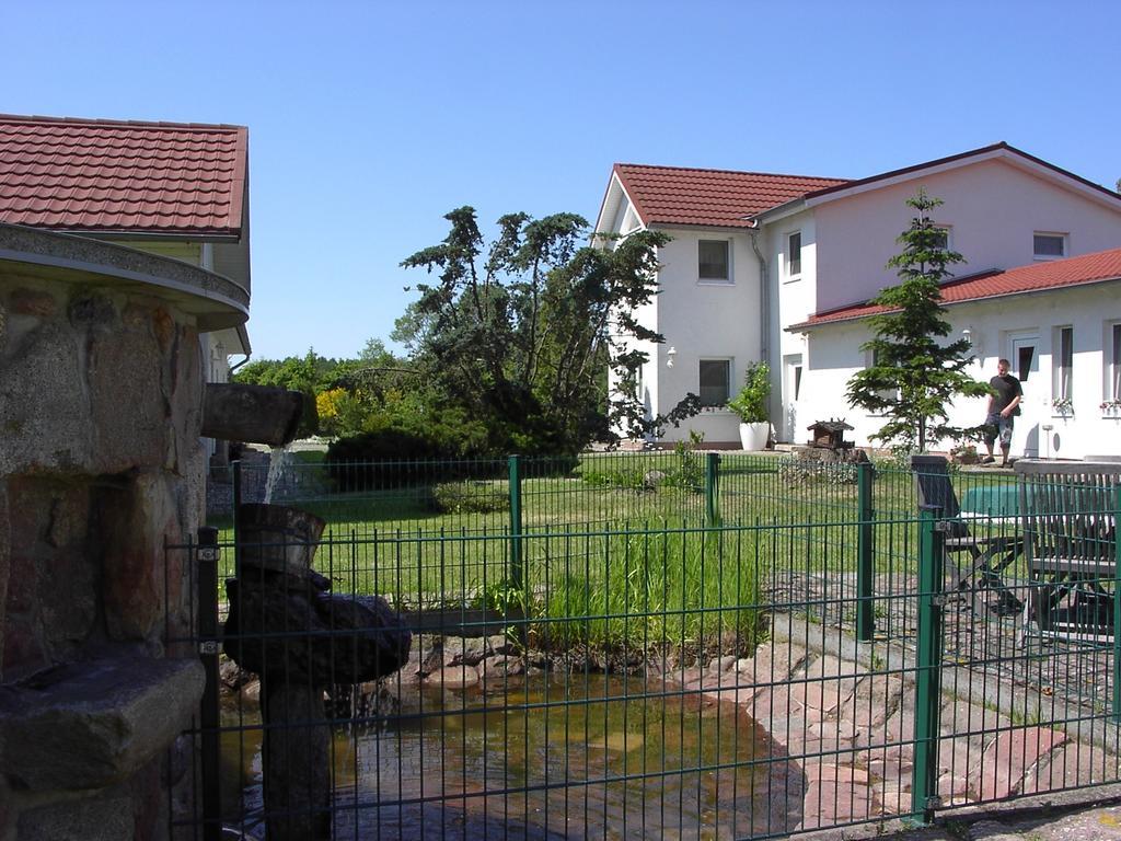 Landhotel Pathes Hof Volkenshagen Exterior photo
