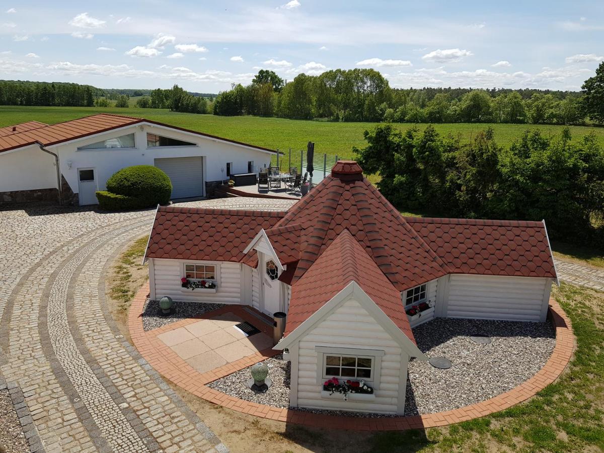Landhotel Pathes Hof Volkenshagen Exterior photo